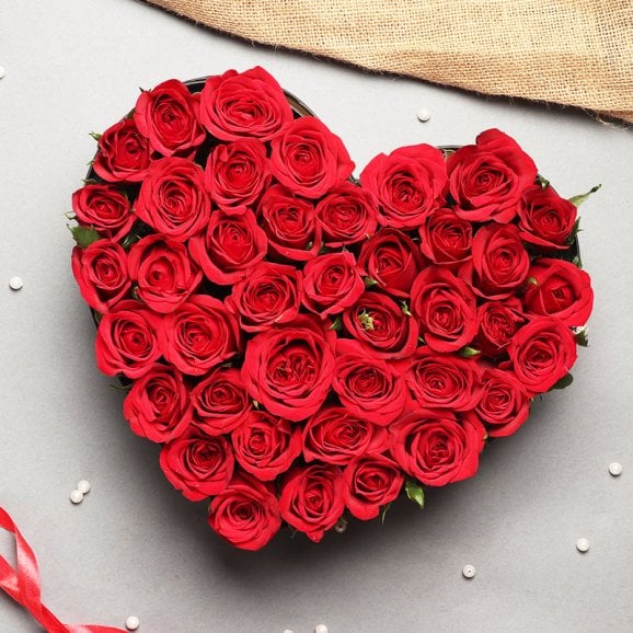 Did You Know That You Can Send Gifts With Roses To Pune Online?